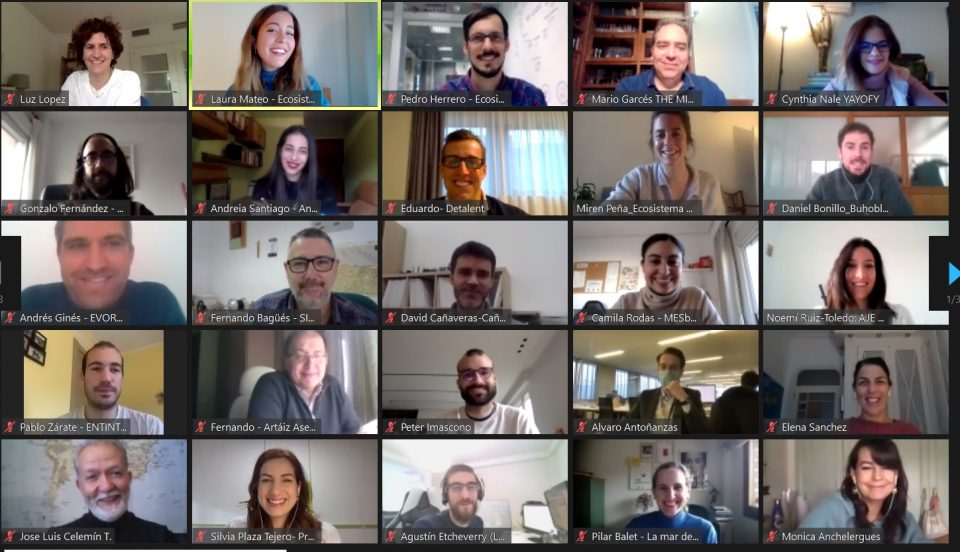 AJEZGZ_Fotoparticipantes en la sesión de inteligencia para co-crear