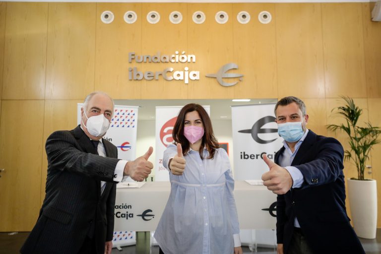 Firma renovación convenio AJE Zaragoza con Ibercaja y Fundación Ibercaja